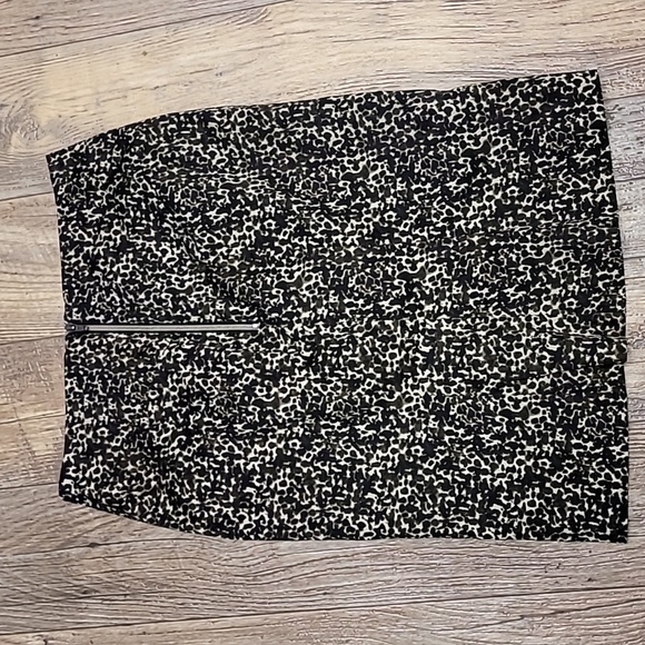 Ann Taylor leopard skirt zipper back 4 - Picture 4 of 4